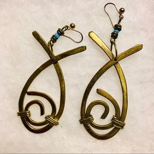 🌸 bundle 4 for $20 Vintage earrings 1.7 inches